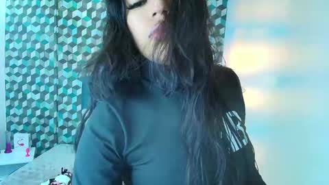 ABRIL MATTHEWS online show from 02.05.25