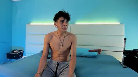 Abril and Julian online show from 03.10.26