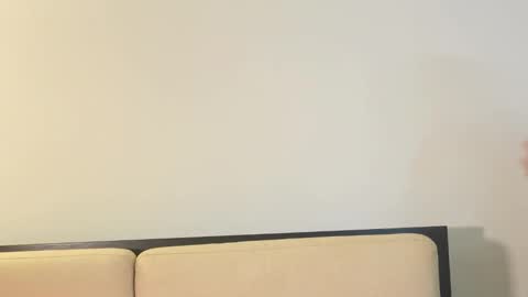 Abril Colls online show from 02.28.26