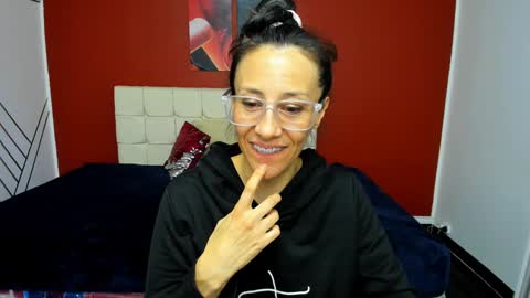 ABRIL online show from 01.12.25