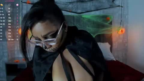 abrilsantana_ online show from 10.30.25