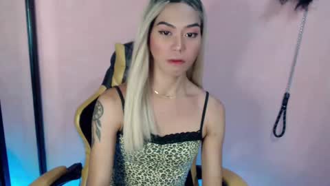 Miss Sophie online show from 02.24.25