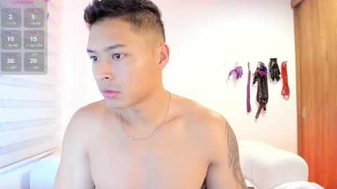 Snapshot of abu_dhabi_21 chatting on 11.11.25 Will online show from 11.11.25