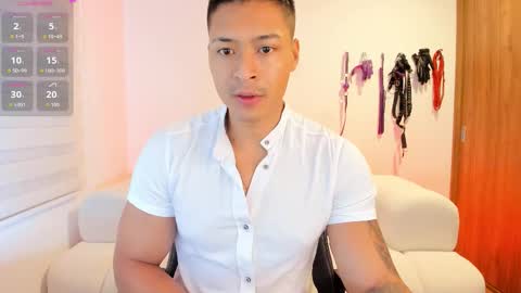 Snapshot of abu_dhabi_21 chatting on 11.30.25 Will online show from 11.30.25