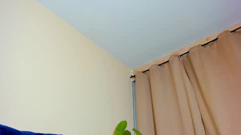 Snapshot of ackerman_eren_ chatting on 02.20.25 R. online show from 02.20.25