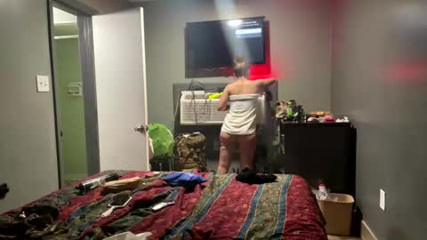 Snapshot of acouplesinners chatting on 10.28.25 acouplesinners online show from 10.28.25