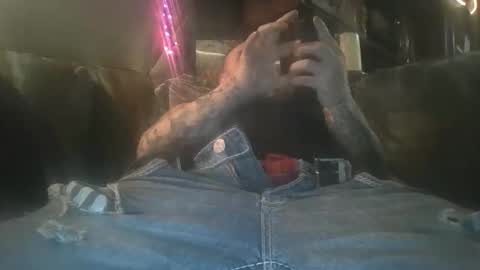 Snapshot of act_right_dub420 chatting on 12.15.25 act_right_dub420 online show from 12.15.25