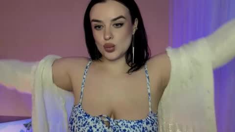 my inst   love inside 17 online show from 02.20.25