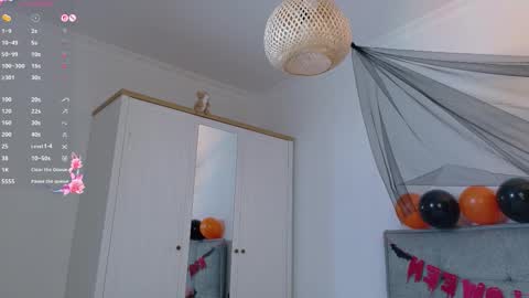 Akia online show from 10.31.25