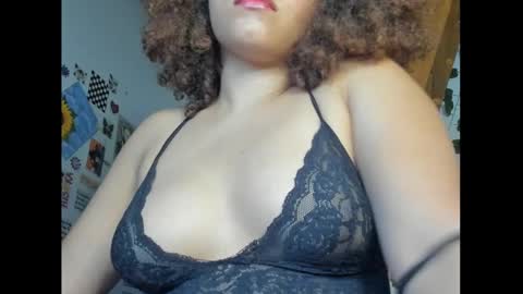 Snapshot of ada_gales_ chatting on 02.09.25 Isa online show from 02.09.25