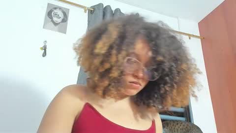 Snapshot of ada_gales_ chatting on 11.20.25 Isa online show from 11.20.25