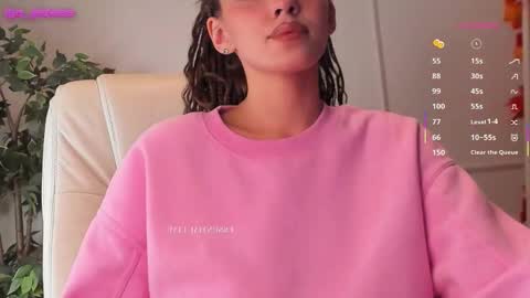 Snapshot of adalyn_glow chatting on 10.24.25 Adalyn online show from 10.24.25