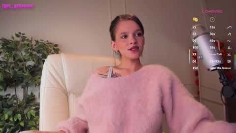 Snapshot of adalyn_glow chatting on 11.02.25 Adalyn online show from 11.02.25