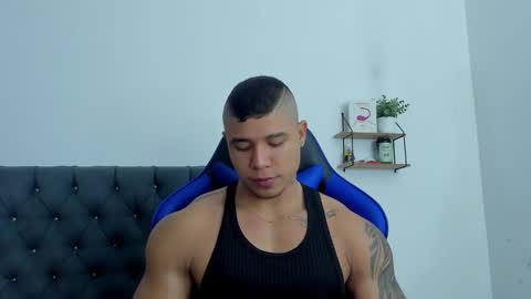 Snapshot of adam_boss chatting on 10.26.25 adam boss online show from 10.26.25