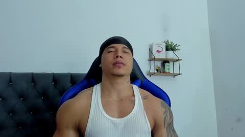 Snapshot of adam_boss chatting on 11.11.25 adam boss online show from 11.11.25