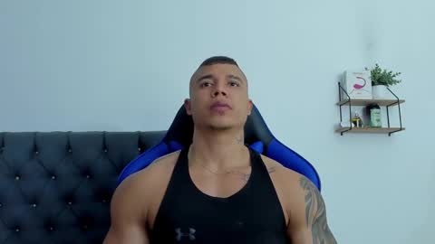 Snapshot of adam_boss chatting on 11.18.25 adam boss online show from 11.18.25