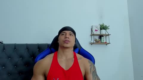 Snapshot of adam_boss chatting on 11.28.25 adam boss online show from 11.28.25