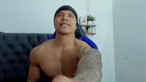 Snapshot of adam_boss chatting on 11.29.25 adam boss online show from 11.29.25