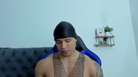 Snapshot of adam_boss chatting on 12.15.25 adam boss online show from 12.15.25