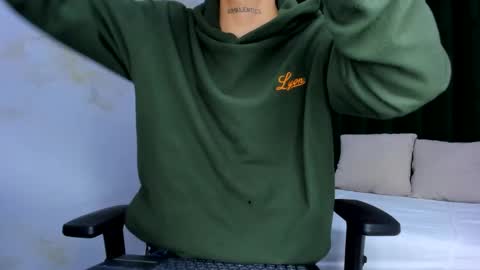 Snapshot of adam_hard_ chatting on 12.03.24 Adam online show from 12.03.24