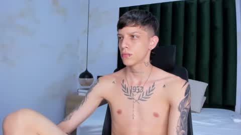 Snapshot of adam_hard_ chatting on 12.04.24 Adam online show from 12.04.24