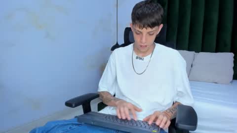 Snapshot of adam_hard_ chatting on 12.05.24 Adam online show from 12.05.24