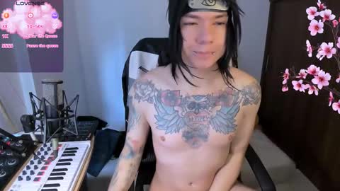 Snapshot of adam_rocket chatting on 11.15.25 Adam online show from 11.15.25