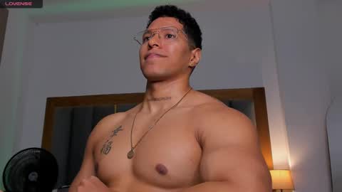 Snapshot of adambrocs1 chatting on 02.25.25 adambrocs1 online show from 02.25.25