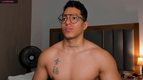 Snapshot of adambrocs1 chatting on 03.10.25 adambrocs1 online show from 03.10.25