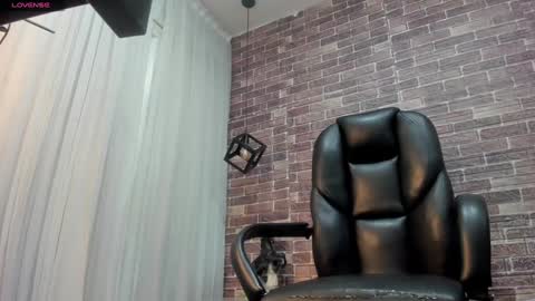 Adam online show from 12.04.24