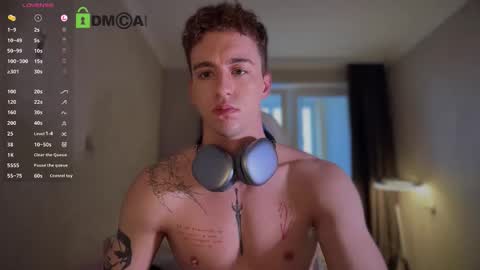 Snapshot of adampolerno chatting on 10.12.25 Hi Im Adam Glad to see u here 3 And its my first day online show from 10.12.25