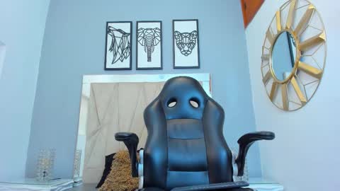 Snapshot of adams_bobby chatting on 11.09.25 Adams Bobby online show from 11.09.25