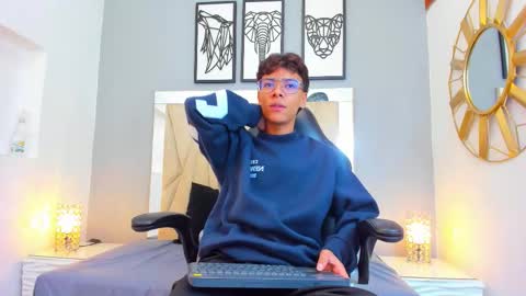 Snapshot of adams_bobby chatting on 11.16.25 Adams Bobby online show from 11.16.25