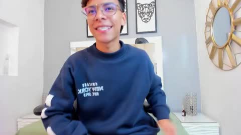 Snapshot of adams_bobby chatting on 12.01.25 Adams Bobby online show from 12.01.25