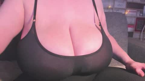 Victoria online show from 04.25.26