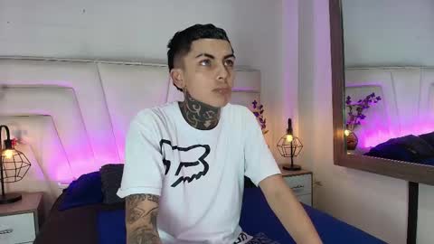 Snapshot of adamswalkerr_ chatting on 02.08.26 AdamsWalkerr online show from 02.08.26