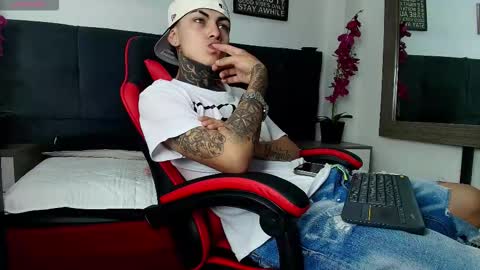 Snapshot of adamswalkerr_ chatting on 02.16.26 AdamsWalkerr online show from 02.16.26