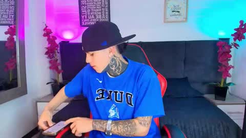 Snapshot of adamswalkerr_ chatting on 02.25.26 AdamsWalkerr online show from 02.25.26