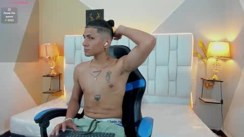 Adan Oriol online show from 11.25.25