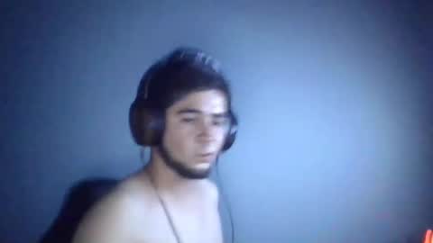 adanflores28 online show from 11.23.25