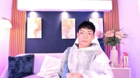 Snapshot of adann_scott chatting on 06.04.26 Adan online show from 06.04.26