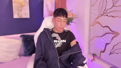 Snapshot of adann_scott chatting on 06.17.26 Adan online show from 06.17.26