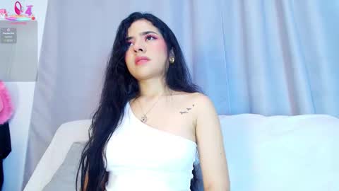 Snapshot of adara_johnson_ chatting on 11.10.25 Adara Johnson online show from 11.10.25