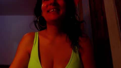 Snapshot of addicted2uts chatting on 09.26.25 amy online show from 09.26.25