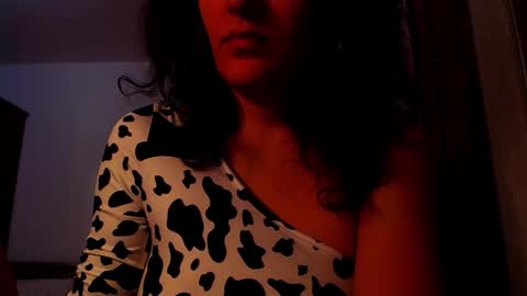 Snapshot of addicted2uts chatting on 10.13.25 amy online show from 10.13.25