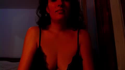 Snapshot of addicted2uts chatting on 10.13.25 amy online show from 10.13.25