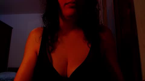 Snapshot of addicted2uts chatting on 11.03.25 amy online show from 11.03.25