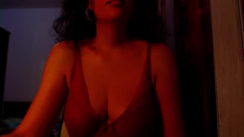 Snapshot of addicted2uts chatting on 11.05.25 amy online show from 11.05.25