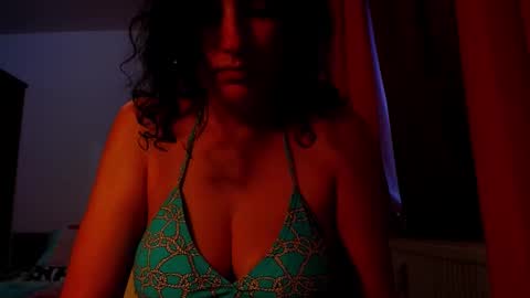 Snapshot of addicted2uts chatting on 11.18.25 amy online show from 11.18.25