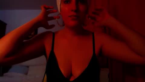 Snapshot of addicted2uts chatting on 02.03.26 amy online show from 02.03.26